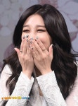 [포토엔]에이핑크 정은지, 시선 사로잡는 네일아트
