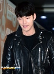[포토엔]김우빈 시사회 참석 ‘수많은 팬들 환호성이 쩌렁쩌렁’(쎄시봉)