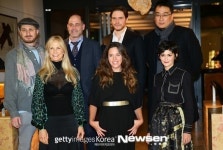 ‘위풍당당’ 봉준호 감독, 베를린영화제 심사위원들과 함께