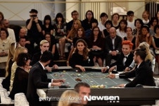 지드래곤, 세계적인 톱스타와 카지노 즐기며 ‘여유만만 미소’