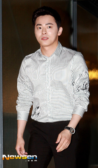 [포토엔]조정석 ‘암살 VIP시사회 왔어요~’