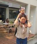 백지영, 절친 유리 딸 목마 태우고 함박웃음 “이모 꽉 잡아요”