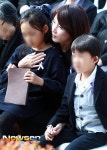 [포토엔]故 신해철 추모하는 유가족