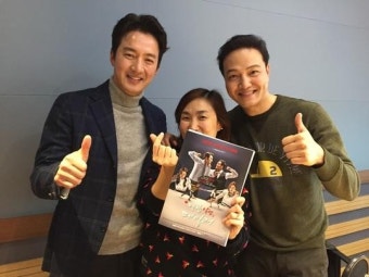 ‘두시’ 정웅인 “아내, 정우성 보려고 나랑 결혼한듯..열혈팬이라 씁쓸”