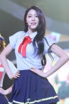 설현, 클로즈업에도 굴욕없는 자체발광 미모[포토엔]