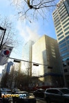 [포토엔]역삼동 공사장 불 ‘테헤란로 온통 연기로 자욱’