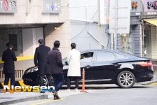 [포토엔]정우-김유미 결혼 ‘주차장 입구부터 삼엄한 철통보안’(정우 김유미 결혼)
