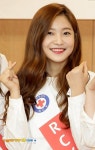 [포토엔]레드벨벳 예리 ‘적십자사 男직원들 사로잡은 꽃미소~’