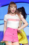 [포토엔]오마이걸 진이, 깜찍한 무대