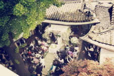 김정은 비공개 결혼식 본식 사진 공개 ‘소박한 스몰웨딩’