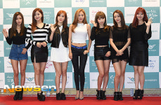 [포토엔]레인보우 ‘인천공항에 콘서트 보러오세요’