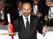 [포토엔]아쉬가르 파르하디 감독 ‘칸 영화제 각본상 탔어요~’