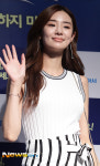 [포토엔]스테파니 리 ‘손바닥만한 얼굴 인증~’