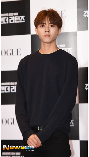 [포토엔]모델 주우재 ‘두 손 모은 얌전한 포즈’