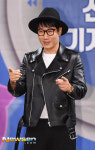 [포토엔]지석진 ‘포토 포즈도 화끈하게’