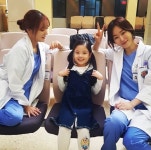 ‘낭만닥터김사부’ 아역 김도혜, 서현진 문지인 촬영 인증샷 “최고”