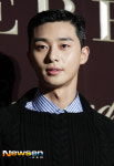 [포토엔]박서준 ‘2대8 가르마도 완벽소화’