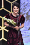 [포토엔]이휘향 ‘MBC 연기대상 황금연기상 수상’