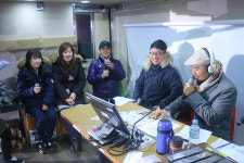 ‘굿모닝FM’ 노홍철 수원역 공개 생방송, 시민들에게 안마 서비스까지