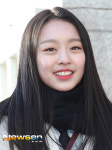 [포토엔화보]이수민 ‘예쁜 미소 지으며 졸업식 참석’