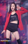 [포토엔]씨스타 다솜 ‘시선강탈 우유빛깔 피부’