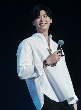 이종석, 태국 팬미팅서 눈시울 “다른나라 배우 사랑해줘 감사”