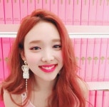 트와이스 나연, 핑크색 헤어에 과즙상 비주얼 ‘사랑스러운 미소’