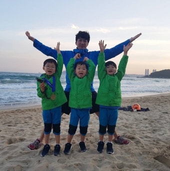 송일국, 폭풍성장 삼둥이 근황 깜짝공개 “대한민국만세”