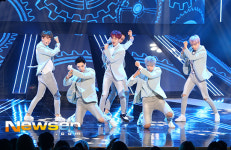 더드림(현)원앤원 | [포토엔]세븐어클락 ‘각이 살아있는 안무’