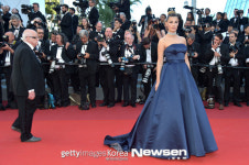 스베바 알비티 ‘우아함 한가득한 자태에 취재진 시선 강탈’[포토엔]