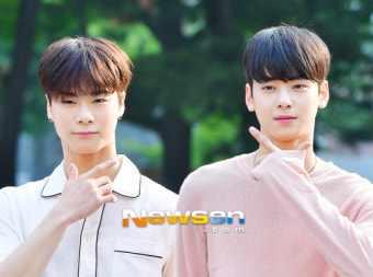 [포토엔HD] 차은우-문빈 ‘얼굴천재와 멍냥이의 미모대결’(뮤직뱅크 출근길 패션)