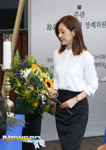 [포토엔]고 윤소정 영결식 찾은 배우 오나라