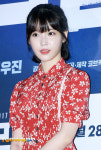 [포토엔HD] 아이유 ‘극장 밝히는 눈부신 백옥피부’