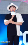 하쿠나폴레 | [포토엔HD] 하쿠나 마타타 폴레폴레 기자간담회장에서 인사하는 연제욱