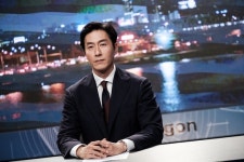 ‘아르곤’ 김주혁 국민앵커 완벽 변신 ‘냉철 카리스마’