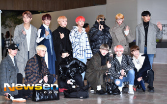 [포토엔HD]세븐틴 ‘공항 출국장에서 뮤뱅식 인사’