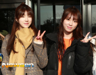 [포토엔HD] ‘더유닛’ 지엔-이수지 ‘아침잠 깨우는 브이~’
