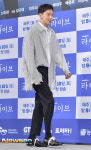 [포토엔HD] 이광수 ‘큰 키에 모자란 바지 밑단’