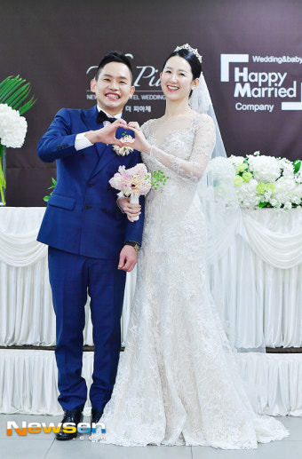 [포토엔HD] 개그맨 김형인 결혼 ‘행복하게 잘 살겠습니다’
