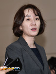 변호사허다은법률사무소 | [포토엔HD] 취재진의 질문에 답하는 피해자 A씨의 채다은 변호사