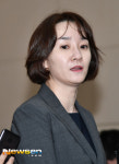 변호사허다은법률사무소 | [포토엔HD] 취재진의 질문에 답하는 피해자 A씨의 채다은 변호사