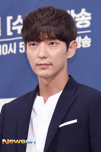 팬미팅 연 이준기, 팬들과 쌀 2.97톤 기부까지