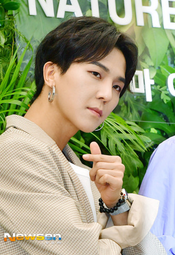 [포토엔HD] 위너 송민호 ‘카리스마 손하트 보셨나요’