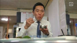 ‘고독한 미식가7’ 고로상, 한국 숯불갈비 먹방 “여기가 천국인가”(종합)