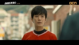 ‘라이프 온 마스’ 정경호, 30년전 자신과 마주쳤다 ‘혼란’ (종합)