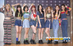 유니티 ‘화려한 복고풍 무대의상’[포토엔HD] 