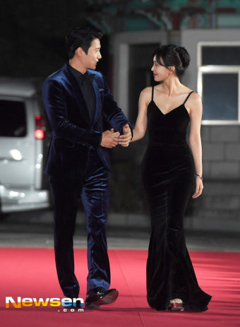 이상우-김소연 부부 ‘잉꼬부부의 꿀 떨어지는 레드카펫’[포토엔HD화보]