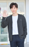 2PM 준호 ‘공항패션 촬영은 쑥스러워’[포토엔HD화보] 