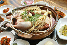 한약재 사용한 오리한방탕