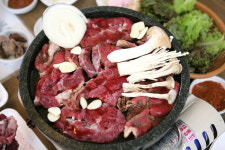 그곳은 한우 고유의 강한 맛을 볼수있다